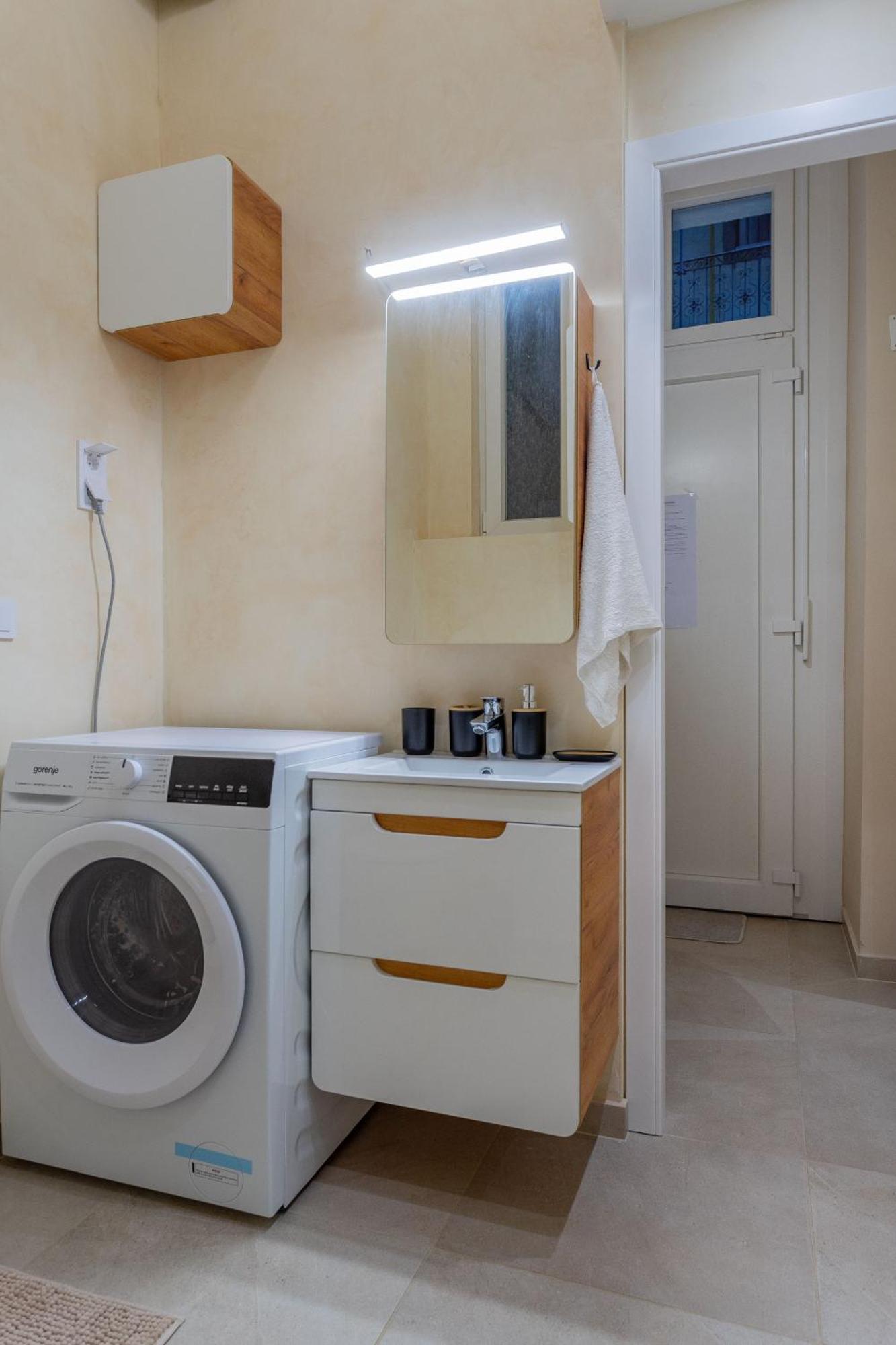 Full Equipment Designed Apartment In The Heart Of Budapest For 4 People Exterior foto